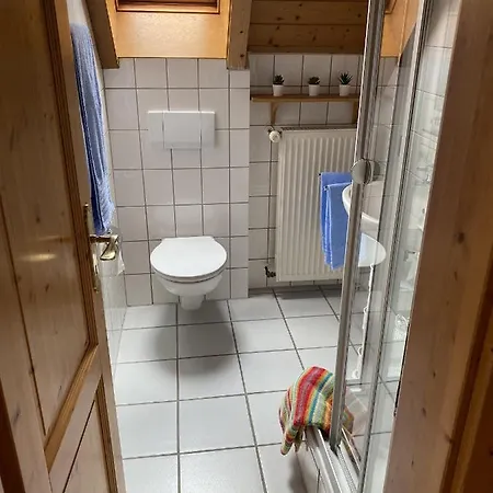 Apartment Gaestehaus Winzerhof Bader Heuchelheim-Klingen