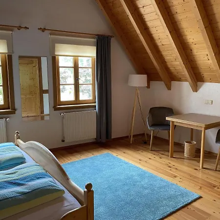 Gaestehaus Winzerhof Bader *