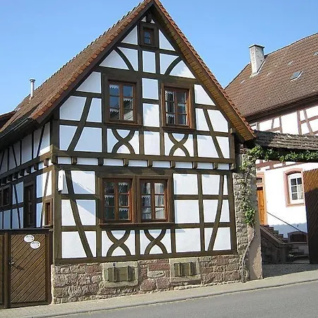 Apartment Winzerhof Bader Heuchelheim-Klingen