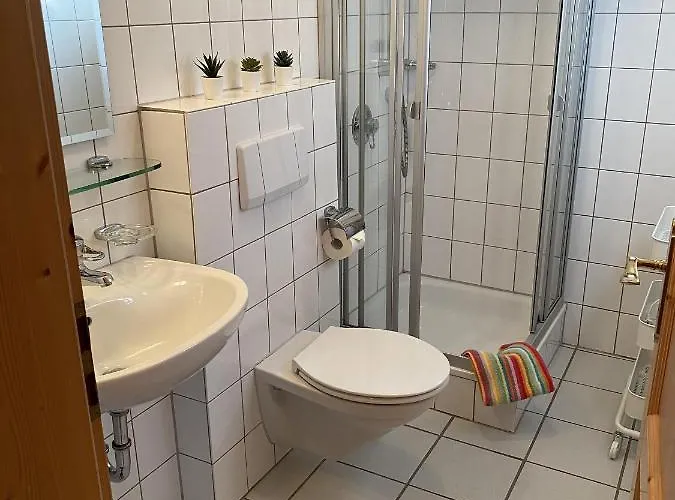 Gaestehaus Winzerhof Bader Apartamento Heuchelheim-Klingen