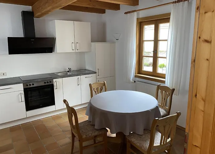 Gaestehaus Winzerhof Bader * Heuchelheim-Klingen